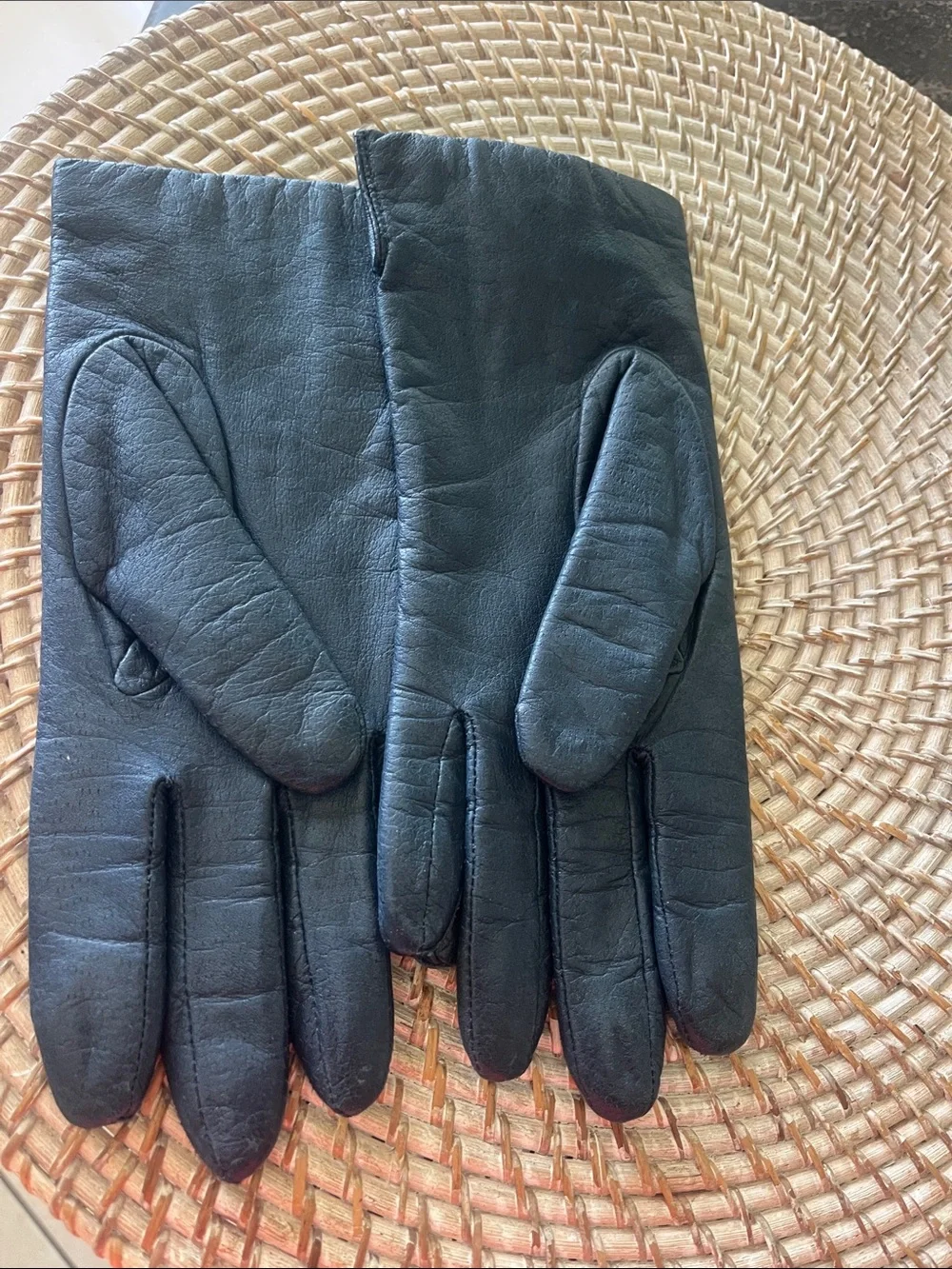 EUC Fownes blue leather lined women's driving gloves size 7 1/2
